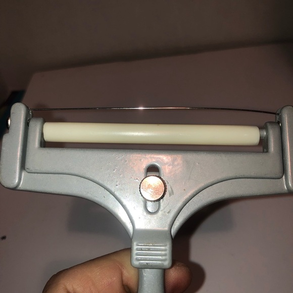 Vintage aluminum adjustable Cheese Slicer with Wire. Collectible kitchenware - Picture 5 of 5